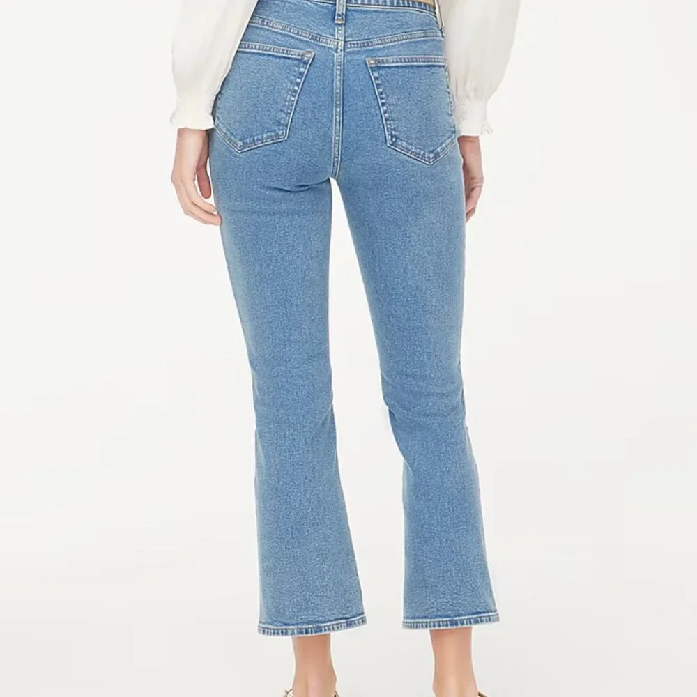 NWT: J. Crew Petite Flare Crop Jean in Signature Stretch - Misty Indigo Wash - Picture 3 of 8